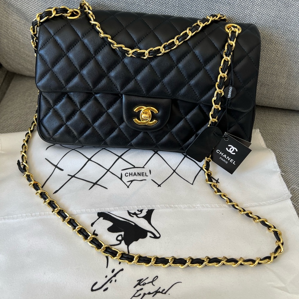 Authentic CLASSIC CHANEL CROSSBODY BAG